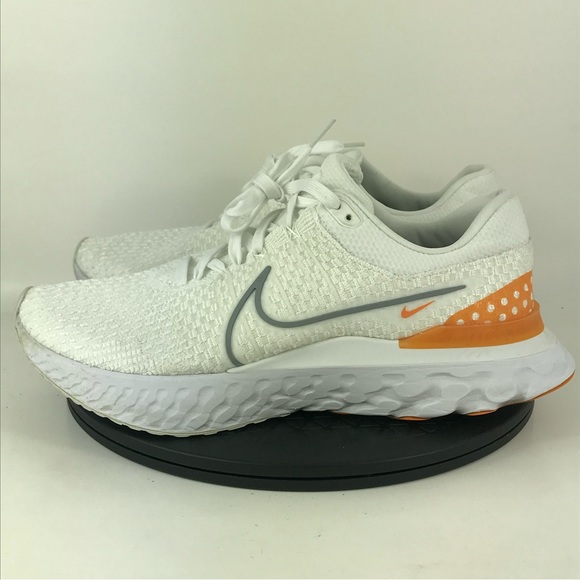 nike react flyknit all white